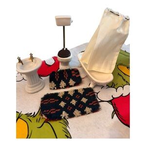 miniature dollhouse bathroom furniture and matching rugs